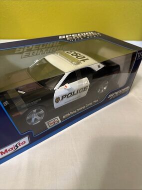 πMaisto 2006 Dodge Challenger Police Car Toy